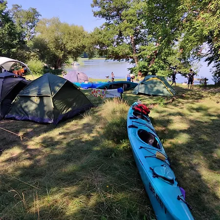 Tipi Camp Fuer Gruppen Direkt Am See, An Der Mecklenburger Seenplatte