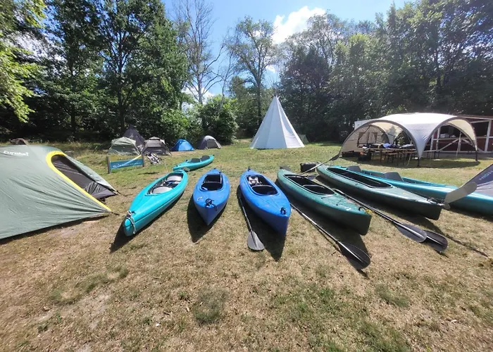 Tipi Camp Fuer Gruppen Direkt Am See, An Der Mecklenburger Seenplatte Camping *