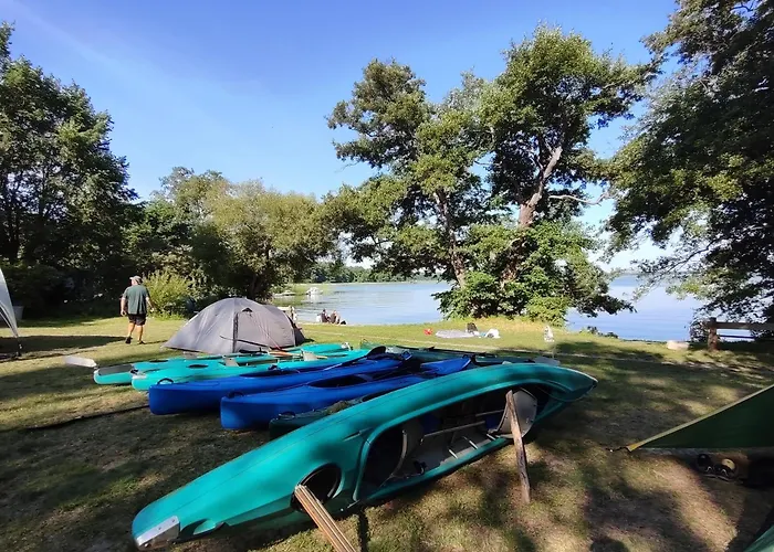 Camping Tipi Camp Fuer Gruppen Direkt Am See, An Der Mecklenburger Seenplatte