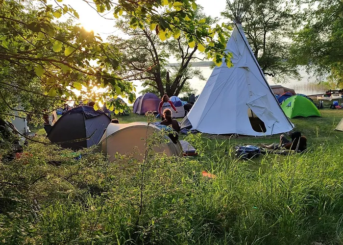 Tipi Camp Fuer Gruppen Direkt Am See, An Der Mecklenburger Seenplatte Fürstenberg-Havel