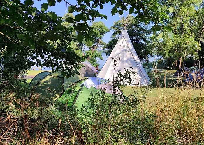 Tipi Camp Fuer Gruppen Direkt Am See, An Der Mecklenburger Seenplatte *