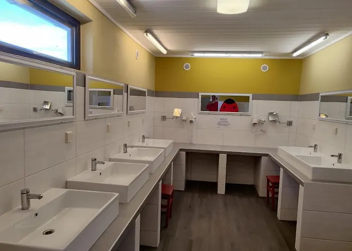 Tipi Camp Fuer Gruppen Direkt Am See, An Der Mecklenburger Seenplatte Camping *